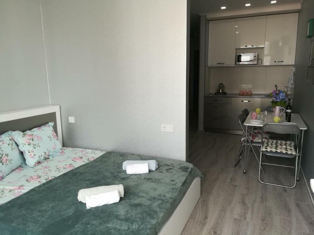 Apartament In Real Pealce In Batumi Exterior photo